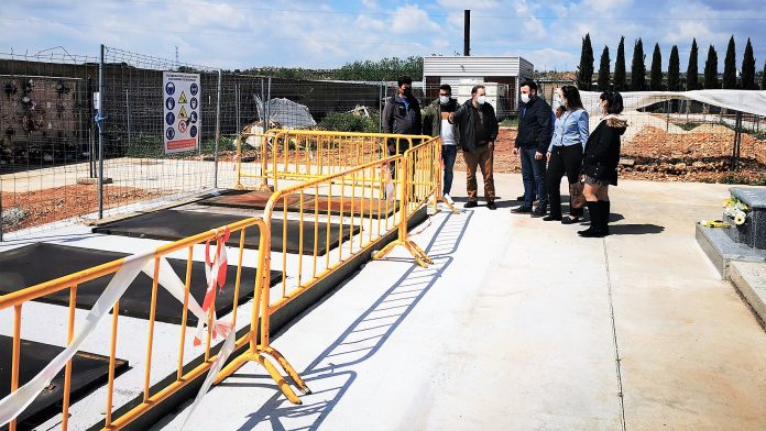 Nuevas fosas en el cementerio de Azuqueca de Henares.