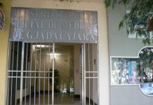 Entrada a la sede del Colegio de Médicos de Guadalajara, en la Avenida del Ejército.