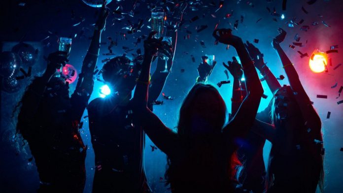 Las fiestas privadas siguen siendo perseguidas por culpa de la pandemia.