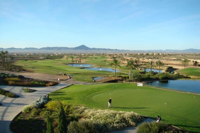 Campo de golf en Murcia, explotado sin estimar agua para mantener verde el césped de los 