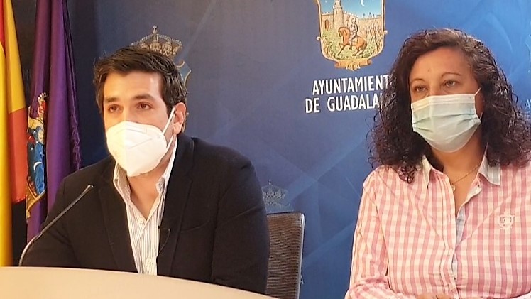 José Luis Alguacil ha comparecido en rueda de prensa junto con Verónica Renales.