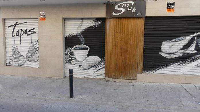 Bar cerrado en Guadalajara por las medidas de Nivel 3 reforzado que se están aplicando en la capital alcarreña. (Foto: La Crónic@)