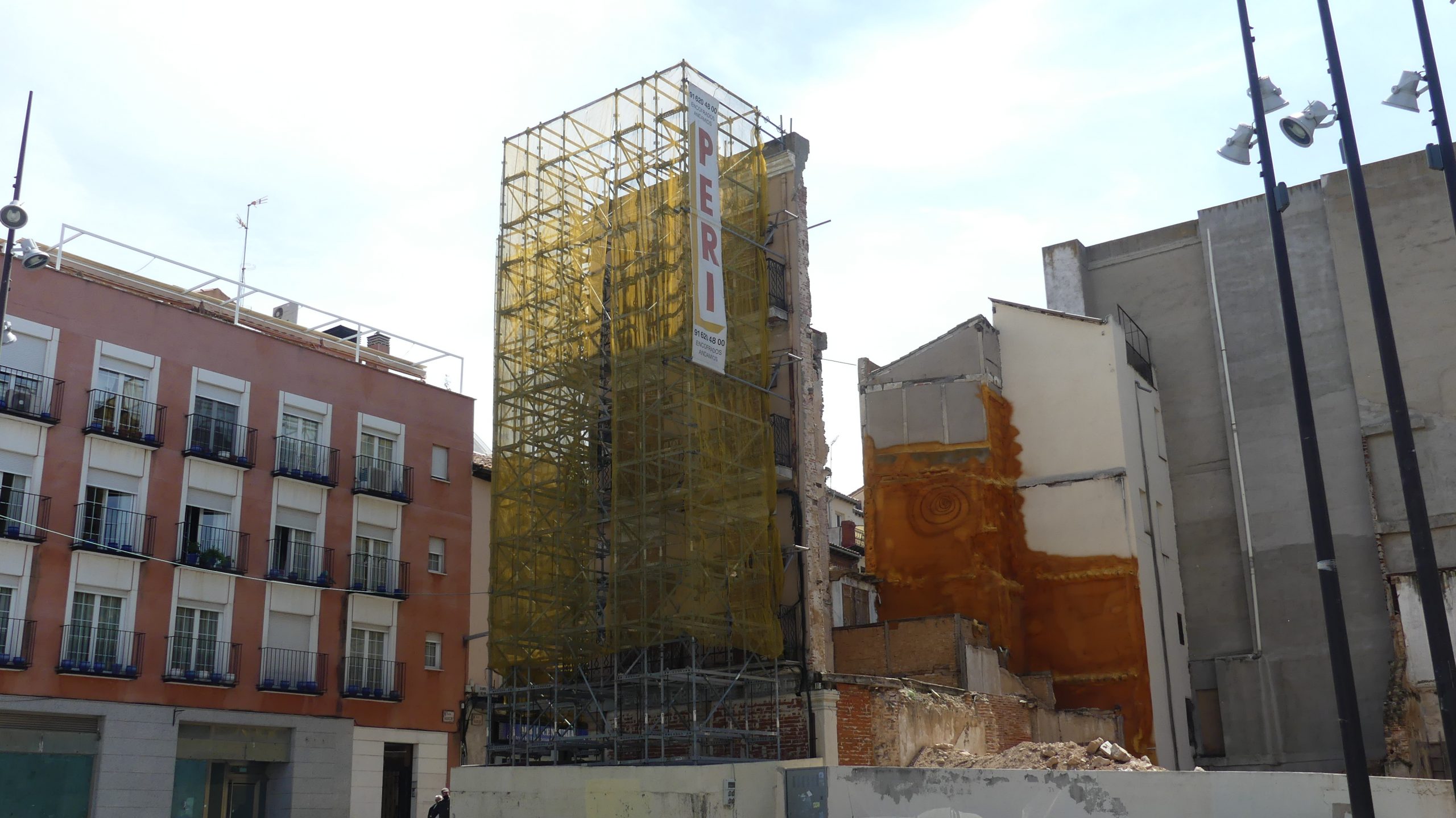 Exterior del edificio del "Maragato" el 19 de abril de 2021. (Foto: La Crónic@)