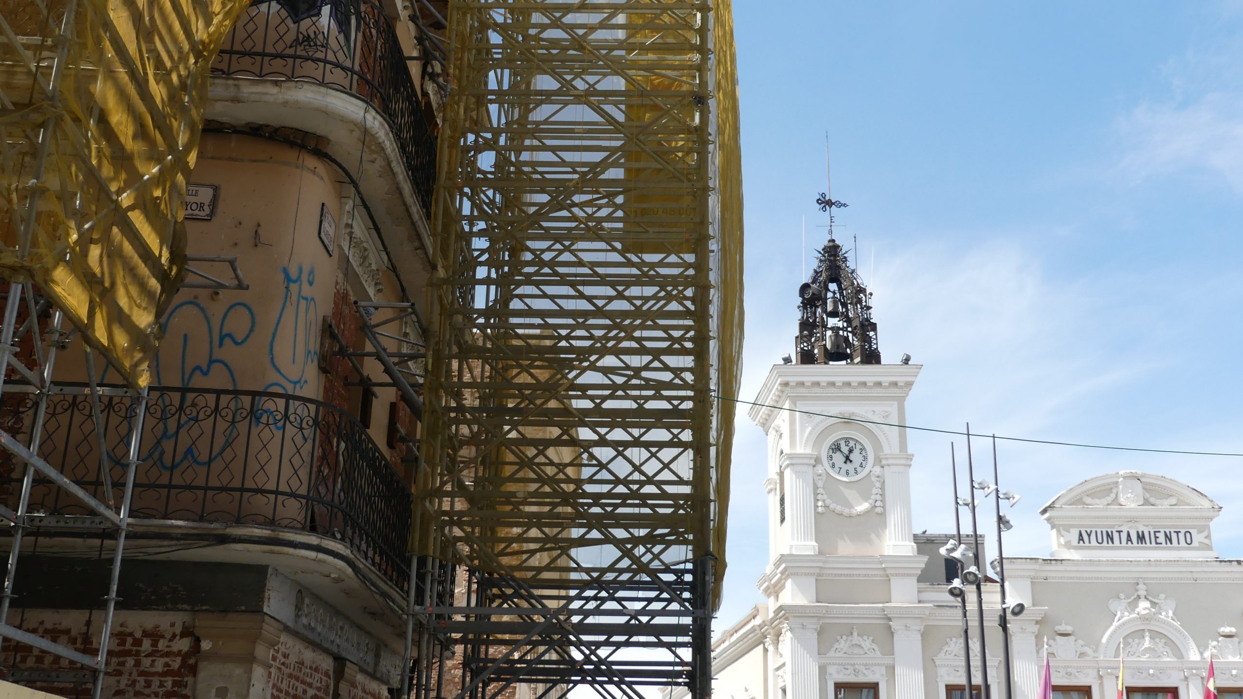 Exterior del edificio del "Maragato" el 19 de abril de 2021. (Foto: La Crónic@)