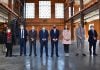 Las autoridades presentes no se han resistido a fotografiarse, posando en el interior de la llamada "nave de Forja" del complejo del Fuerte de San Francisco.
