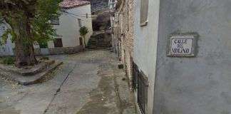 El incendio se produjo en una casa de la calle del Molino, de Armallones. (Foto: Google Maps)