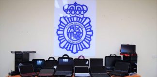 Parte del material ha podido ser recuperado, como estos ordenadores, por la Policía Nacional.