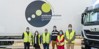 El vicepresidente primero de la Diputación de Guadalajara y diputado responsable del Consorcio de Residuos, Rubén García, ha recepcionado los nuevos vehículos incorporados a este servicio.