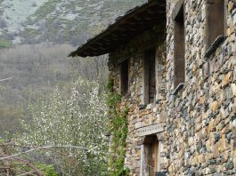 Casa de Valverde de los Arroyos en mayo de 2021. (Foto: La Crónic@)