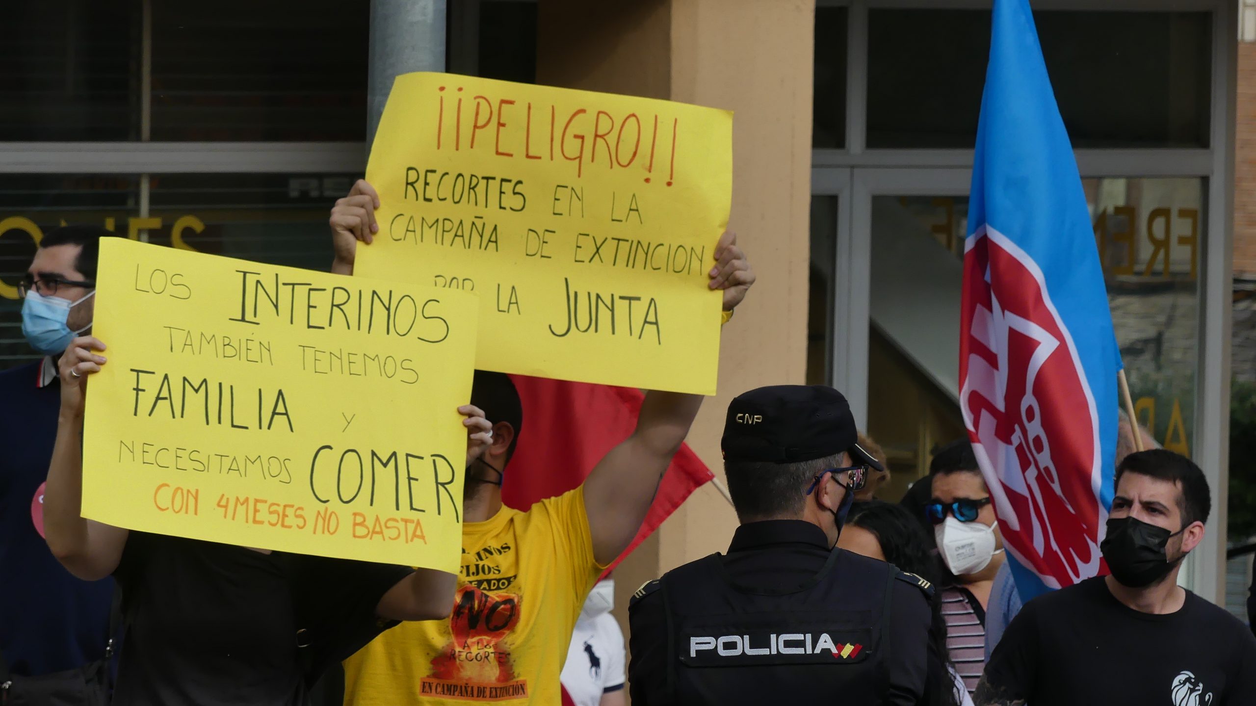 Protesta de trabajadores de GEACAM en Guadalajara, durante el Día de la Región. (Foto: La Crónic@)