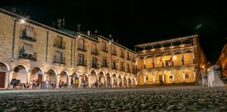 La Plaza Mayor de sigüenza, con su nueva iluminación.