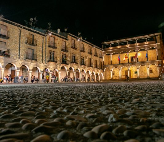 La Plaza Mayor de sigüenza, con su nueva iluminación.