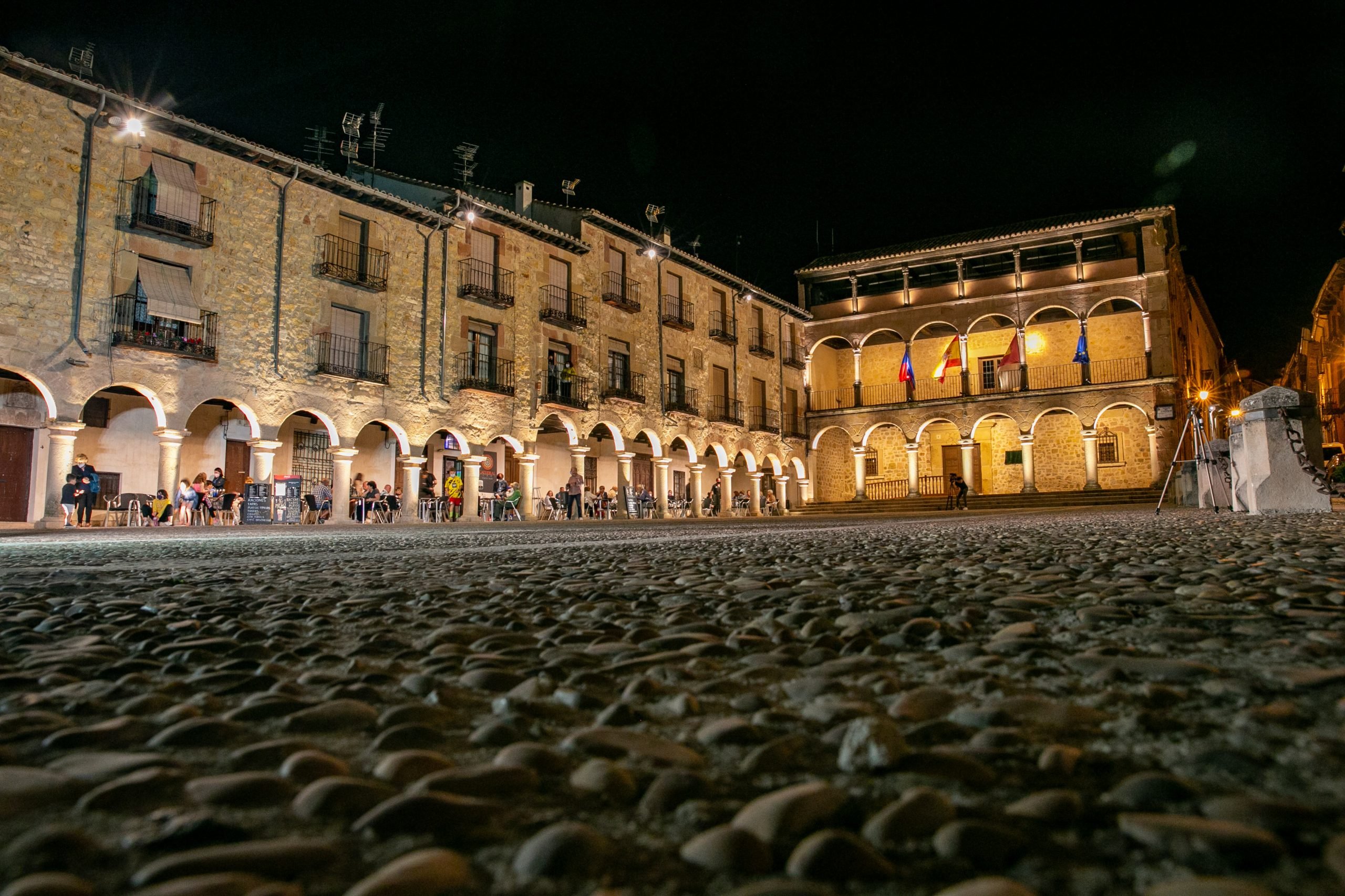 La Plaza Mayor de sigüenza, con su nueva iluminación.