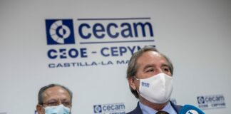 Ángel Nicolás en el momento de renovar, el 29 de junio de 2021, por un nuevo mandato al frente de CECAM.