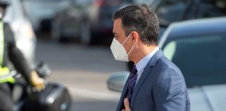 Pedro Sánchez, con mascarilla, a su llegada este miércoles a un acto público.