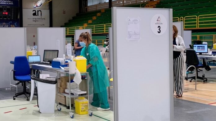 Vacunación en el polideportivo 