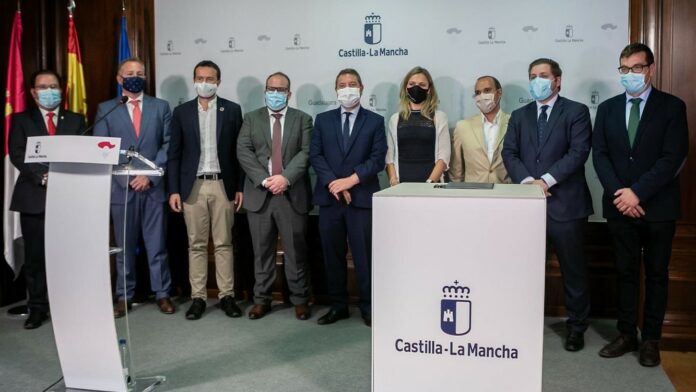 La firma del convenio de la Alameda de Sigüenza se ha formalizado en el Guadalajara.