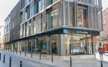 Amenaza de huelga en CaixaBank Oficina de Caixabank en la Calle Mayor de Guadalajara. (Foto: La Crónic@)