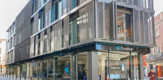 Amenaza de huelga en CaixaBank Oficina de Caixabank en la Calle Mayor de Guadalajara. (Foto: La Crónic@)