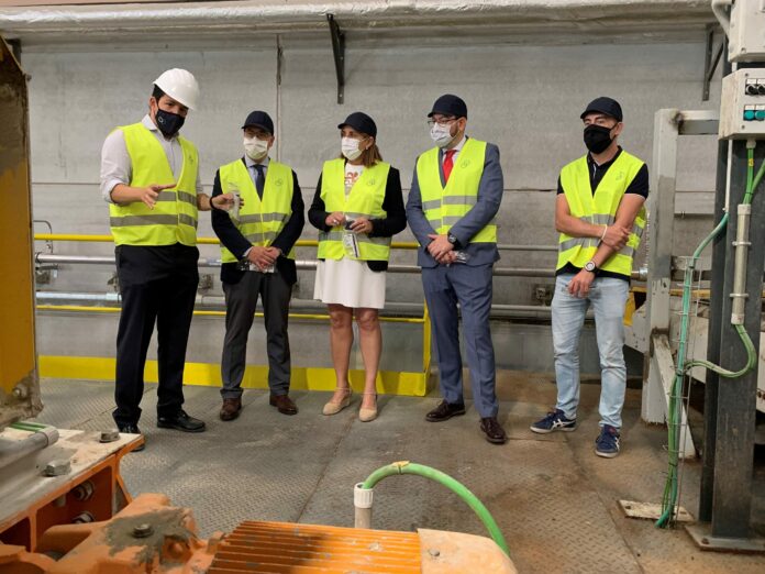 Visita a la planta de reciclado de vidrio de Quer, el 1 de julio de 2021.