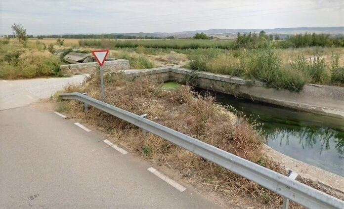 El Canal del Henares a la altura del Camino del Monte, en Fontanar. En 2018 se produjo un suceso similar al de este 20 de julio de 2021.