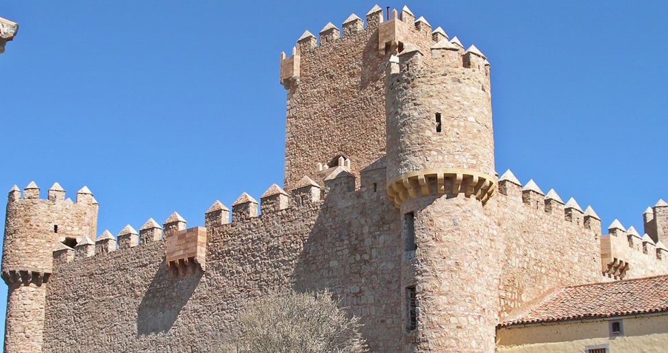 Exterior del castillo de Guijosa, para el que se busca comprador.