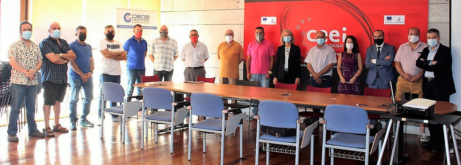 Participantes en la negociación del convenio del Metal de Guadalajara.