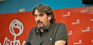 Rafael Esteban, durante su rueda de prensa.