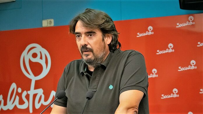 Rafael Esteban, durante su rueda de prensa.