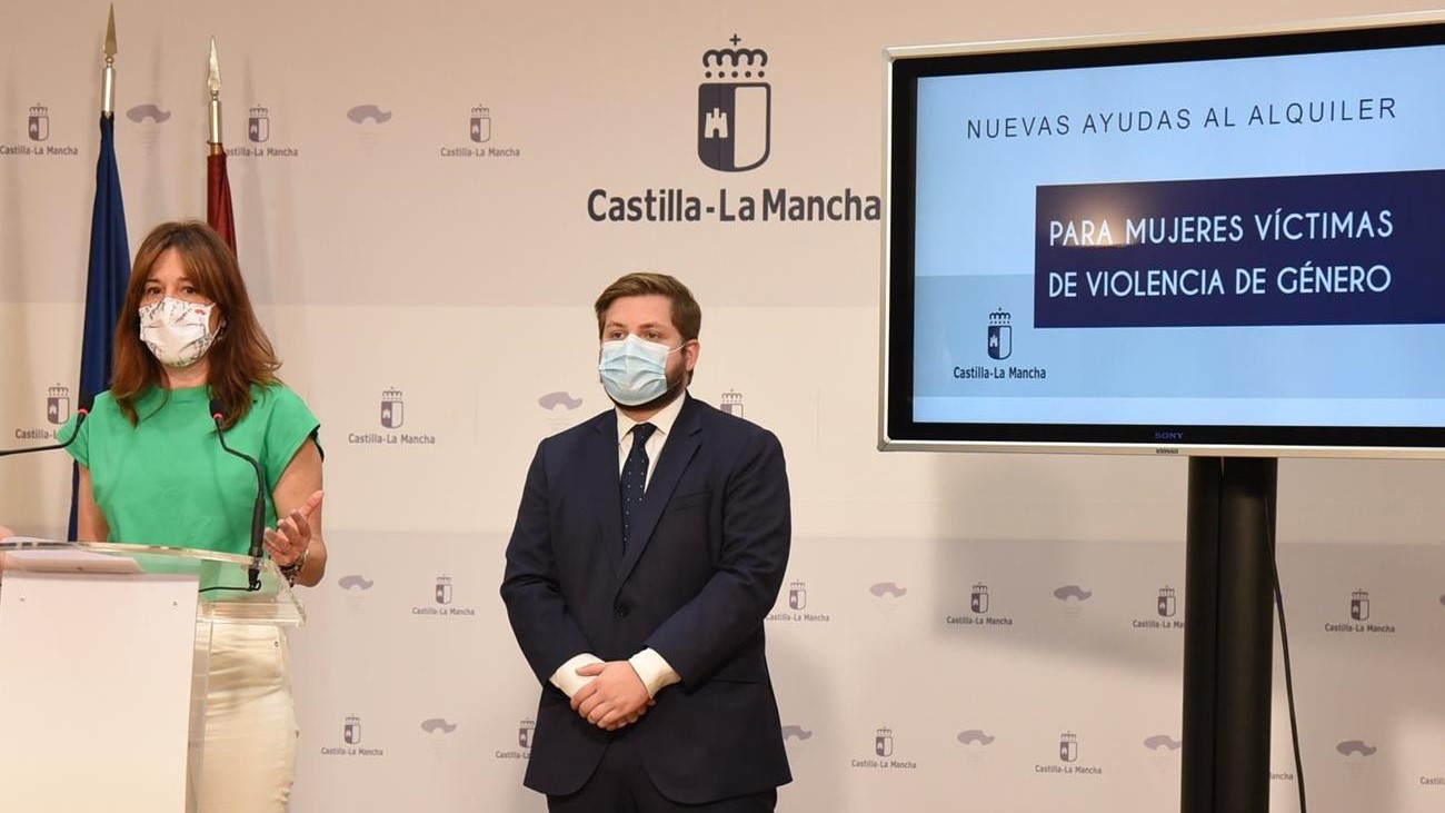 Blanca Fernández y Nacho Hernando en la presentación de las nuevas ayudas.