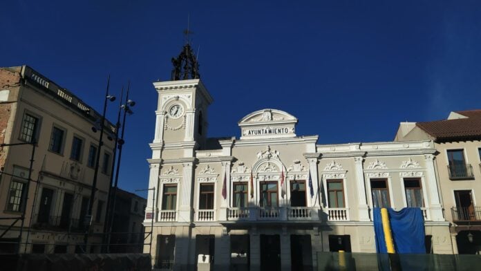 El reloj del Ayuntamiento, parado. (Foto: La Crónic@)