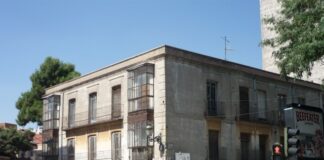 El edificio de Santo Domingo, años antes de su demolición. (Foto: La Crónic@)