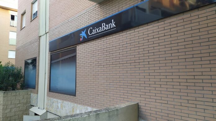 Oficina de Caixabank en Cabanillas del Campo, en agosto de 2021. (Foto: La Crónic@)