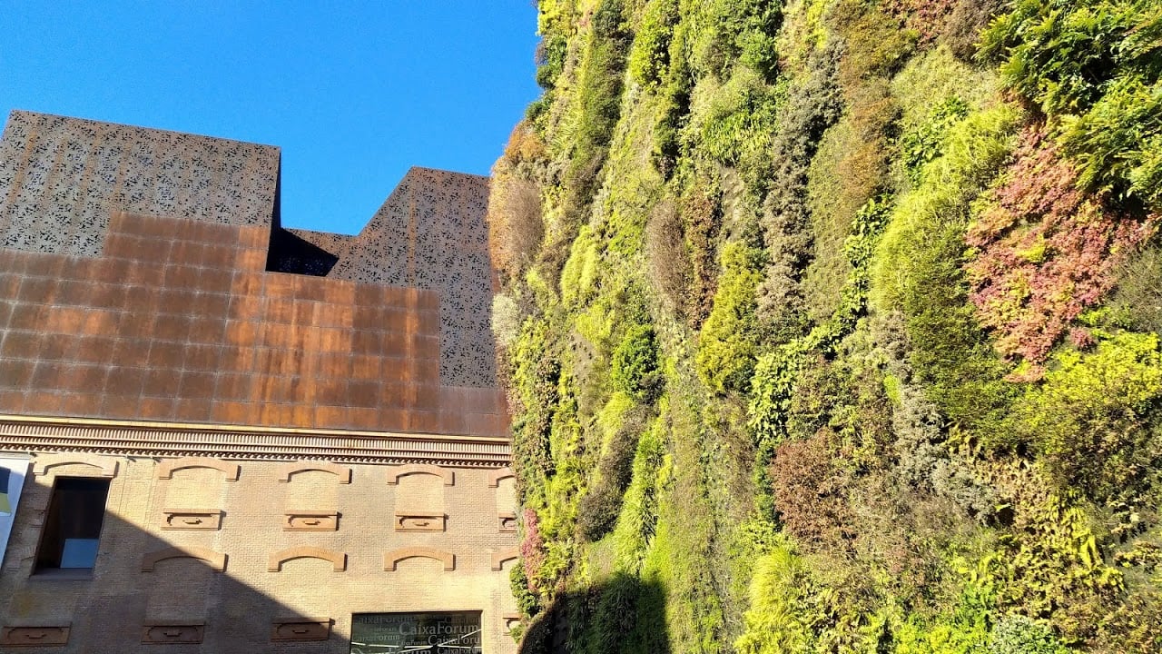 Jardín vertical del Caixaforum de Madrid. (Foto: La Crónic@)