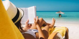 Para muchos, leer en la playa forma parte del ritual de cada verano. Incluso con perspectiva de género.