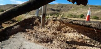 La GU-249 seguía cortada este jueves, como consecuencia de la tormenta de la víspera.