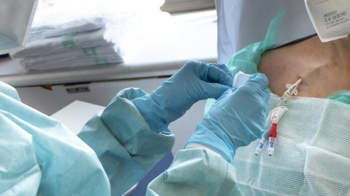 Catéter venoso central en un paciente del Hospital de Guadalajara.