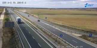 Situación de la A-2 a primeras horas de la tarde delmartes, desde una cámara de la DGT, en el kilómetro 100 de la autovía A-2.