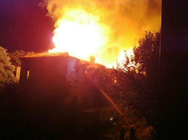 Hace años, a la incuria de las administraciones se unió un incendio para terminar de destrozar los restos del Hospital Provincial.