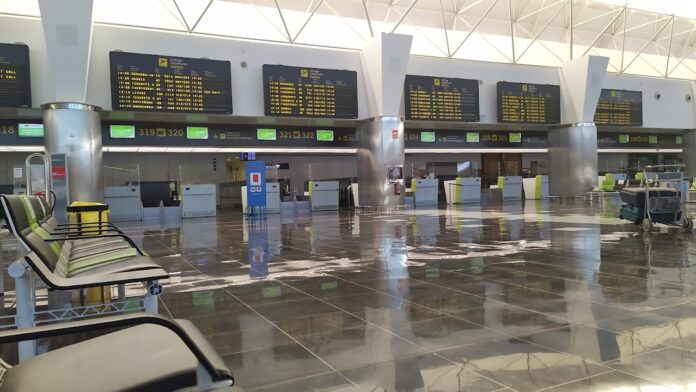 Interior del aeropuerto de Gran Canaria en septiembre de 2021.