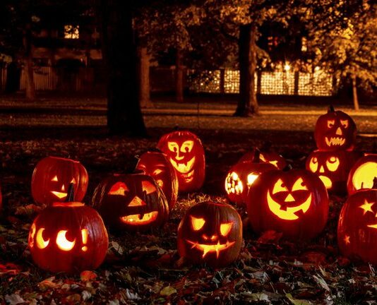 Calabazas iluminadas, uno de los símbolos distintivos de Halloween.