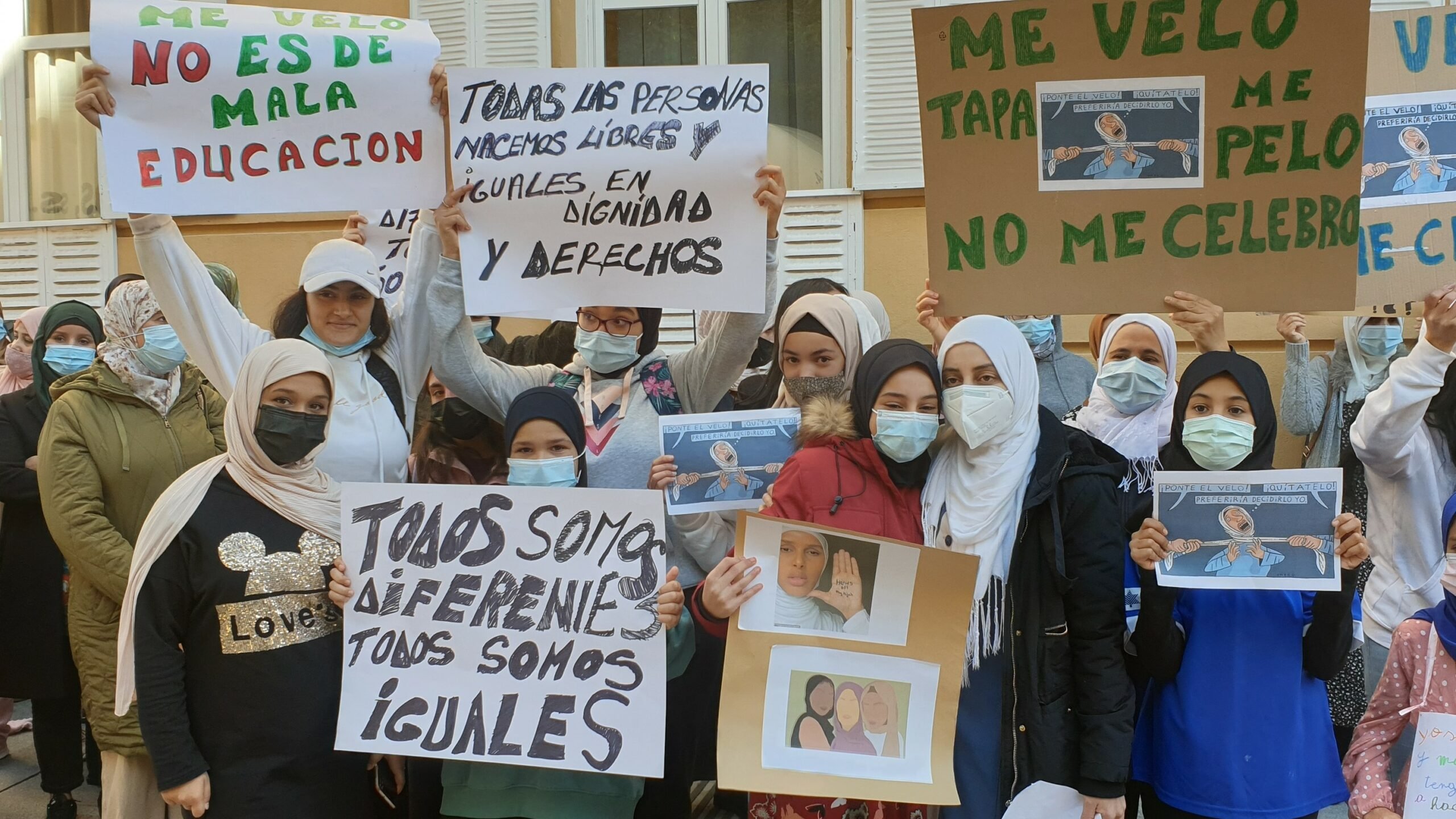 Acto de protesta en la calle Teniente Figueroa, ante el Liceo Caracense. (Foto: EP)