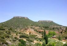 Tetas de Viana, referencia del paisaje de La Alcarria y uno de los más de cien paisajes protegidos de Castilla-La Mancha.