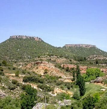 Tetas de Viana, referencia del paisaje de La Alcarria y uno de los más de cien paisajes protegidos de Castilla-La Mancha.