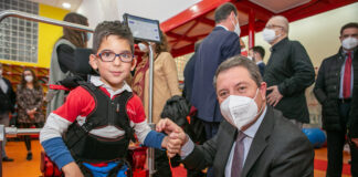 El primer exoesqueleto infantil está en Nipace, en Guadalajara Page ha asistido a la presentación del exoesqueleto infantil en Nipace.