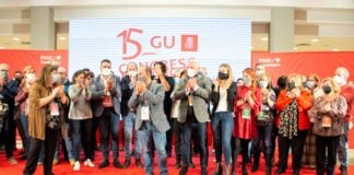 No faltó el "momento aplauso" con los elegidos subidos en el escenario del congreso provincial del PSOE de Guadalajara.