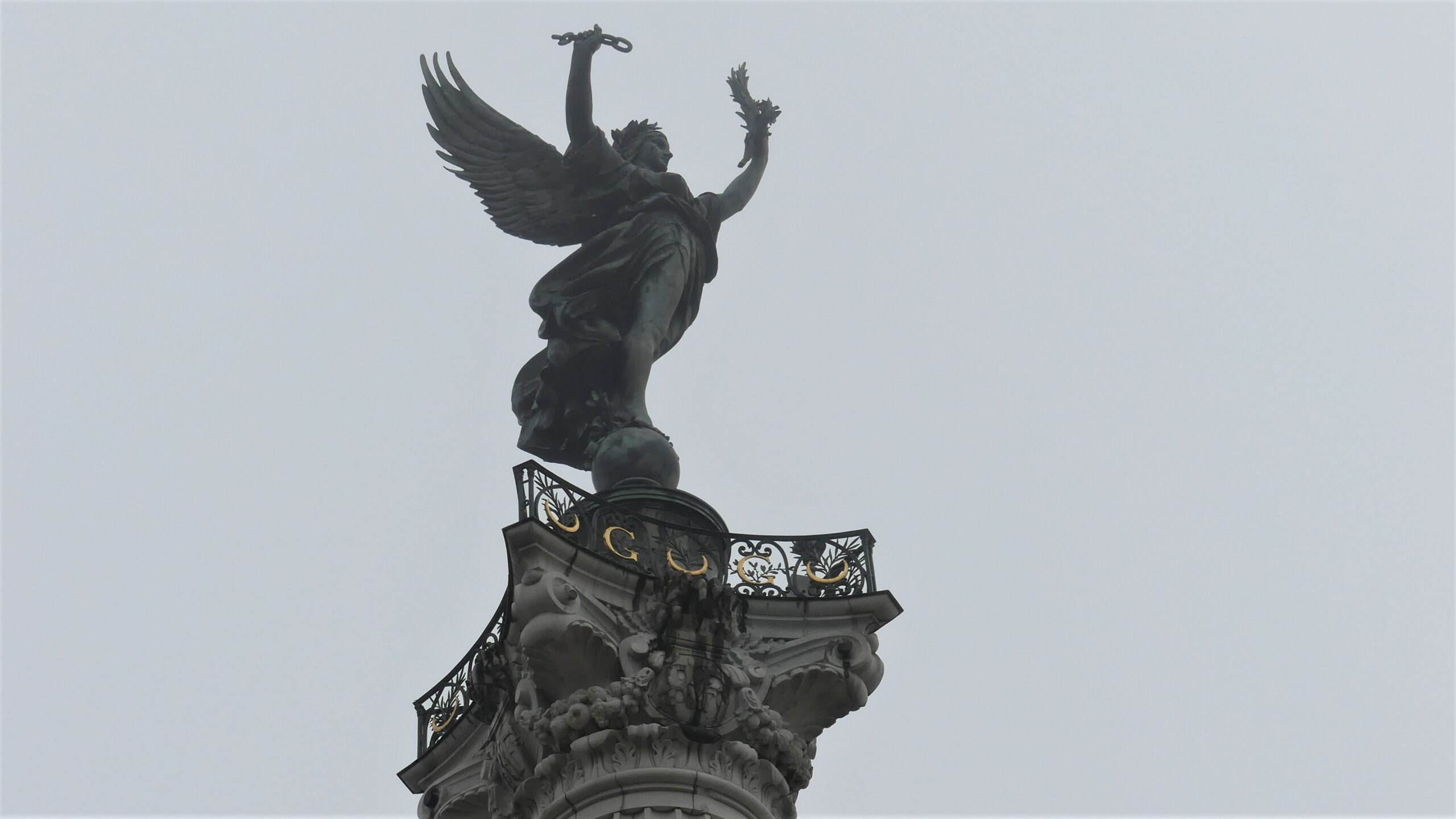 La libertad preside la más celebre estatua de Burdeos, en la plaza de Quinconces. (Foto: La Crónic@)