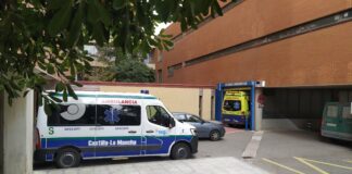 Ambulancias en las Urgencias del Hospital de Guadalajara en noviembre de 2021. (Foto: La Crónic@)