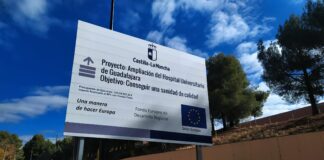 Hay fecha para que empiece la mudanza en el Hospital de Guadalajara: el 23 de abril Este letrero ha sido testigo desde hace años de la evolución, y de los parones, en las obras de ampliación del Hospital de Guadalajara. (Foto: La Crónic@)