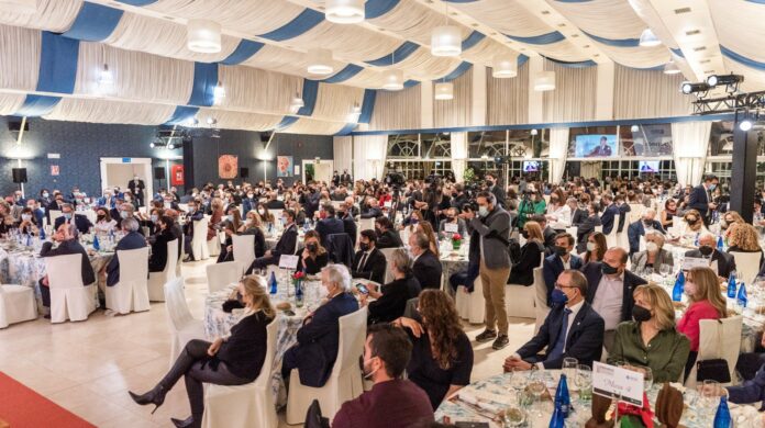 Masiva asistencia a la Gala de CEOE 2021.